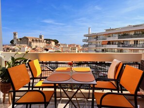 Southfacing balcony with a lovely view over the old Town - Le Suquet