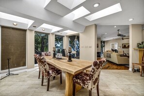 Chair, Furniture, Flooring, Indoors, Room