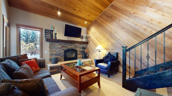 Living Room, Indoors, Room, Couch, Furniture