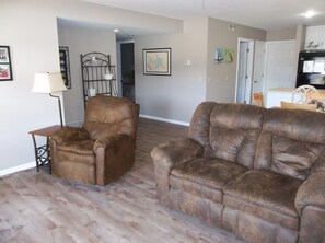 Open floor plan, Plenty of seating with sofa, love seat and recliner