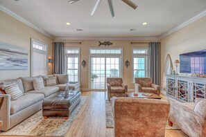 Great Room - Facing Porch