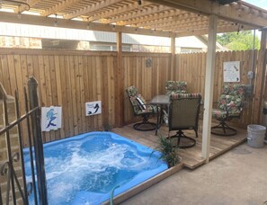 Bain à remous extérieur