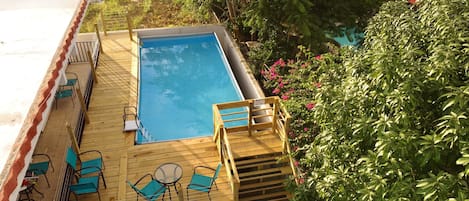 Pool deck and balcony- pool 4 1/2 ft deep 