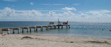 Fishing dock. No boats allowed to be tied to the dock. Mooring is ok.