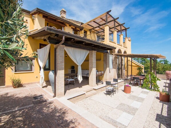 Holiday Home Exterior [summer]
