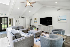 5 Jessamine Place / Living Room