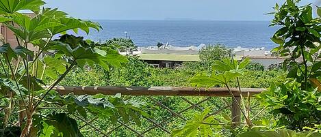 giardino terrazzo con vista mare e tramonti spettacolari 