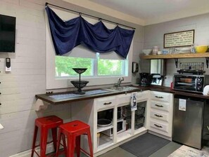 Accommodations was exactly as described and more. Will definitely stay again. Ease of downtown Fort Payne was great - Monica | 5-Star Airbnb Review