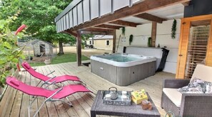 Espace détente commun couvert SPA et sauna