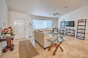 Living Room | Smart TV | Free WiFi | Board Games