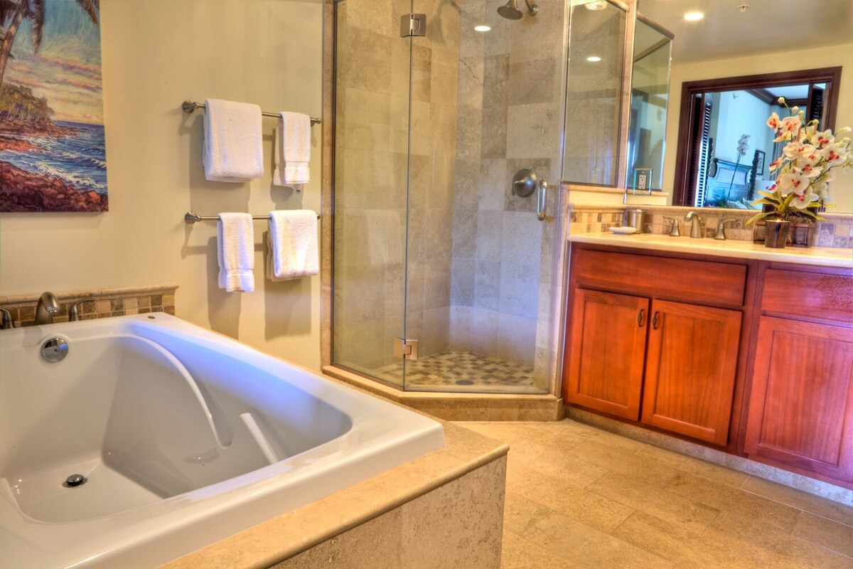 Kauai Exclusive – Waipouli Beach Resort B202 – Partial Ocean View Suite
