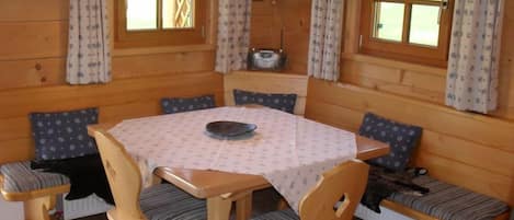 Ferienhäuschen 30qm, Terrasse, Küche, 1 Wohn- Schlafzimmer, max 2 P. WLAN