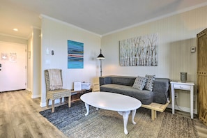 Studio | Living Area | Free WiFi