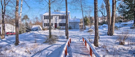 Henniker Vacation Rental | 3BR | 2.5BA | Stairs Required for Entry | 2,800 Sq Ft