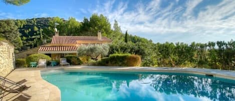 swimming pool Le Ventoux AIR property Provence