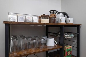 Kaffee und/oder Kaffeemaschine