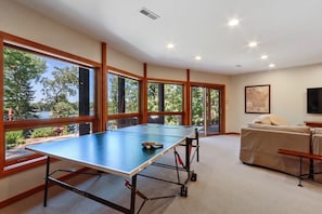 Spielezimmer