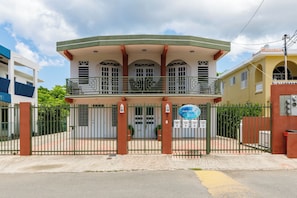 Safe gated parking for 6 vehicles