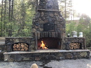 Outdoor fireplace and BBQ (not pizza oven)