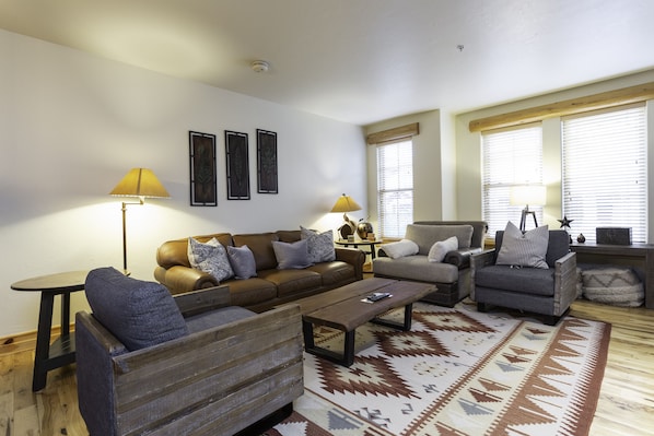 Living Room, Room, Indoors, Couch, Furniture