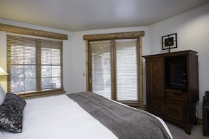 Home Decor, Furniture, Indoors, Bedroom, Room
