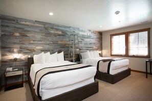 Bedroom, Room, Indoors, Furniture, Bed