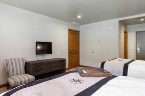 Screen, Bedroom, Room, Indoors, Flooring