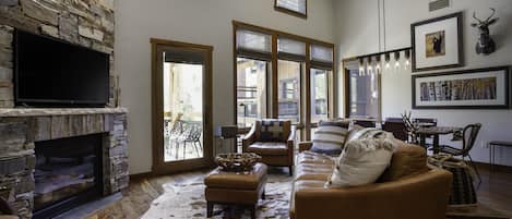 Living Room, Indoors, Room, Couch, Furniture