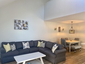 Living/Dining Area