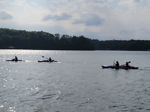 4 Kayaks on sitie