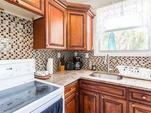 FULLY EQUIPPED KITCHEN