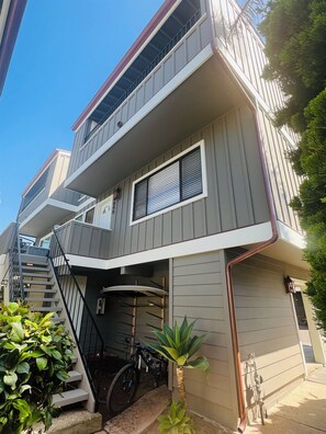 Paradise Retreat Condo Entrance