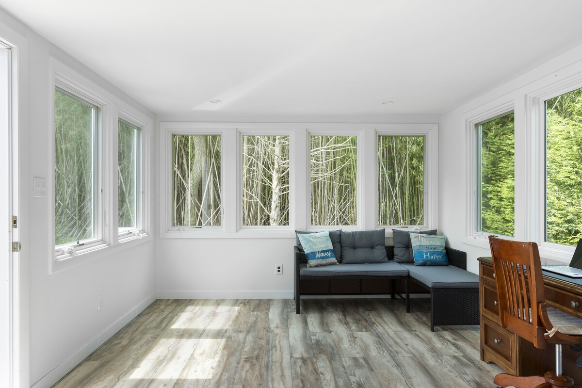 Beautiful remodeled 2 bedroom home — 5 min from the beach! 20 percent for week