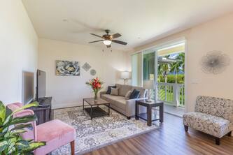 Mountain view townhome in Poipu with lanai, on-site golf, pool & hot tub