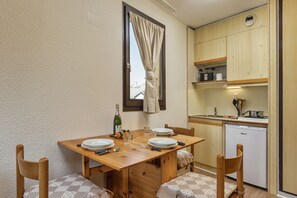 Dining and kitchenette