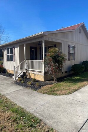 Front porch/front door