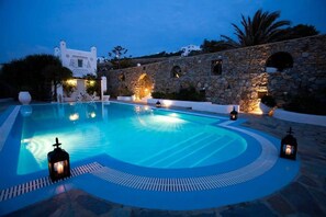 Gorgeous pool  