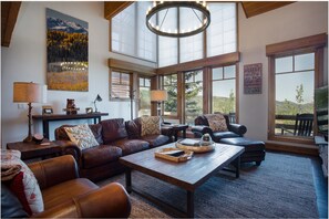 Living Room, Room, Indoors, Furniture, Couch