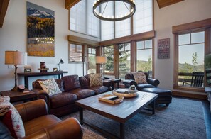 Living Room, Room, Indoors, Furniture, Couch