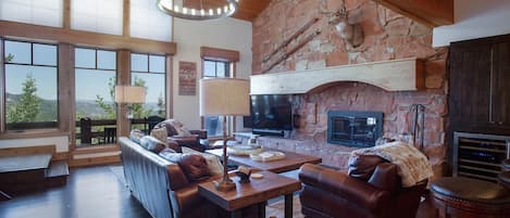 Living Room, Indoors, Room, Flooring, Couch