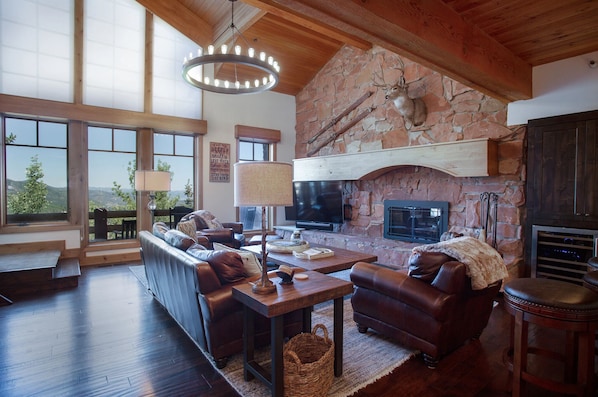 Living Room, Indoors, Room, Flooring, Couch