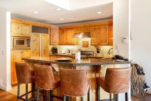 Room, Indoors, Kitchen Island, Kitchen, Hardwood