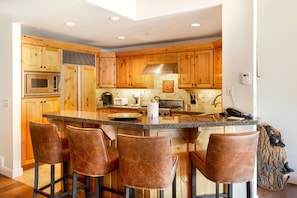 Room, Indoors, Kitchen Island, Kitchen, Hardwood