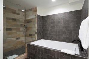Room, Indoors, Bathtub, Tub, Bathroom