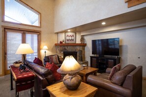Living Room, Room, Indoors, Couch, Furniture