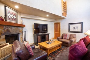 Living Room, Room, Indoors, Couch, Furniture