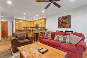 Indoors, Home Decor, Living Room, Furniture, Hardwood