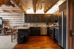 Flooring, Hardwood, Floor, Room, Indoors