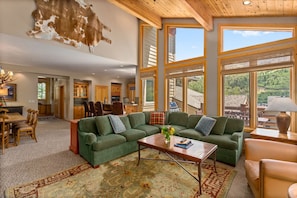 Home Decor, Living Room, Furniture, Indoors, Coffee Table