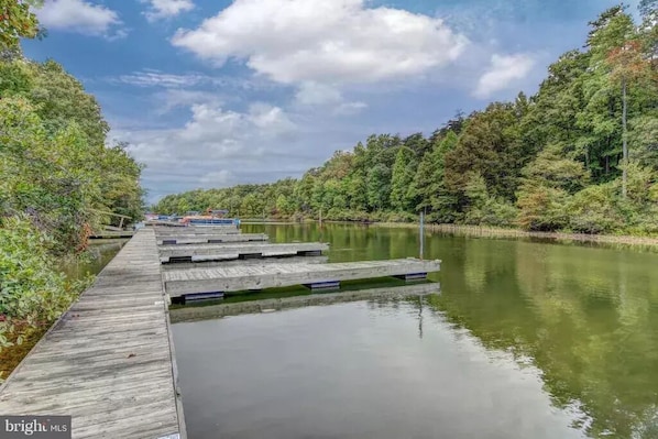 Cute cozy and spacious Lake Anna waterfront condo!